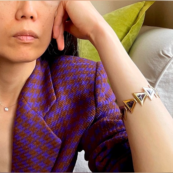 Butler Triangle link bracelet with opalescent insert - Picture 3 of 12